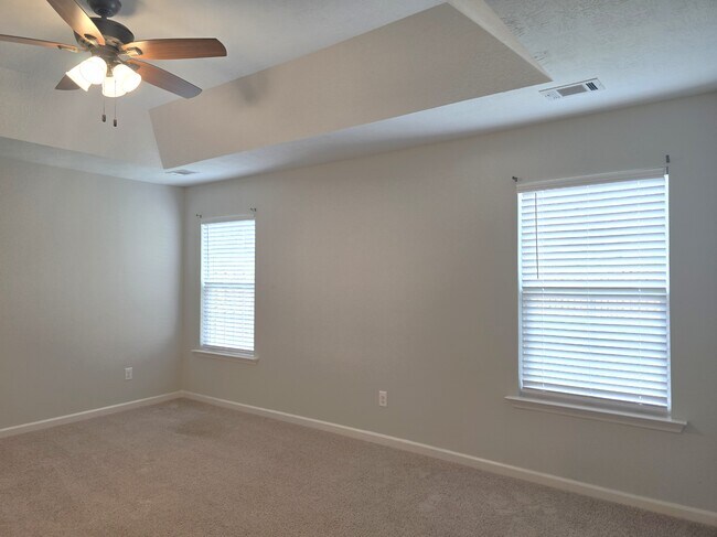 Building Photo - 337 Jardon St