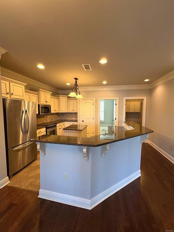 Building Photo - 461 Waters Edge