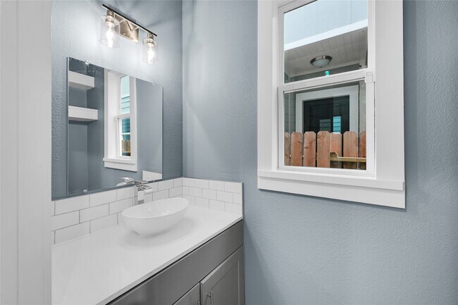 Building Photo - 4306 New Orleans St