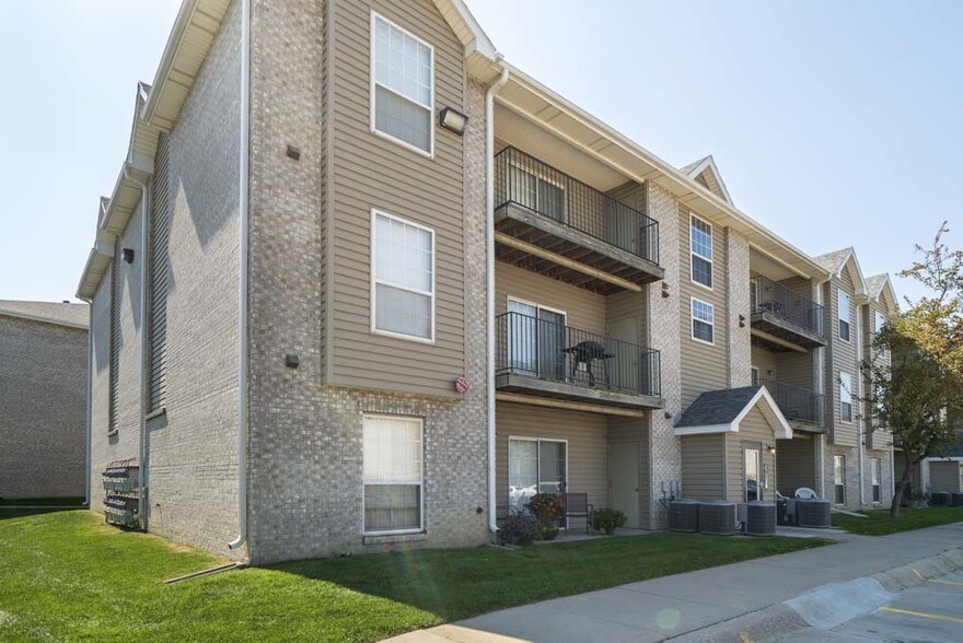 Eagle Run Apartments Omaha, NE Apartment Finder