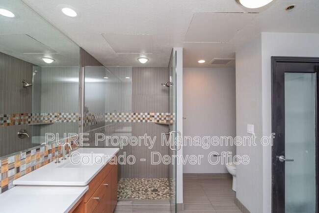 Building Photo - 1499 Blake St