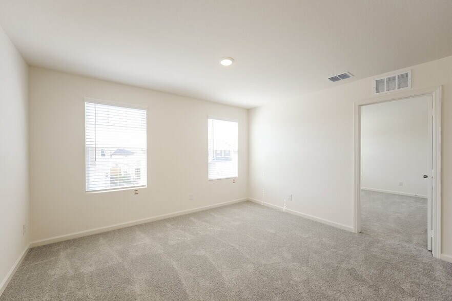 Building Photo - 5534 Bluebell Mdw