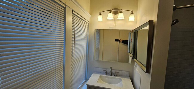 Building Photo - 438 Goethe St