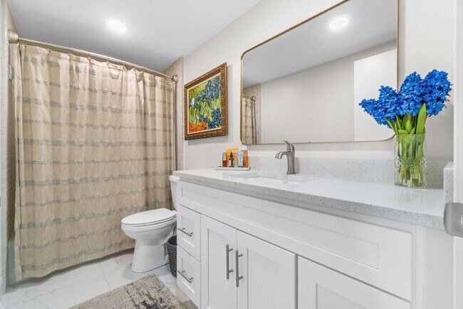 Building Photo - 2600 N Flagler Dr