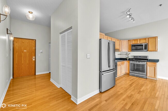 Building Photo - 1 S Leavitt St