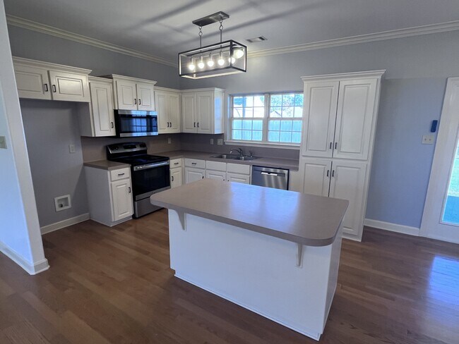 Building Photo - 29 Oak Crest Dr