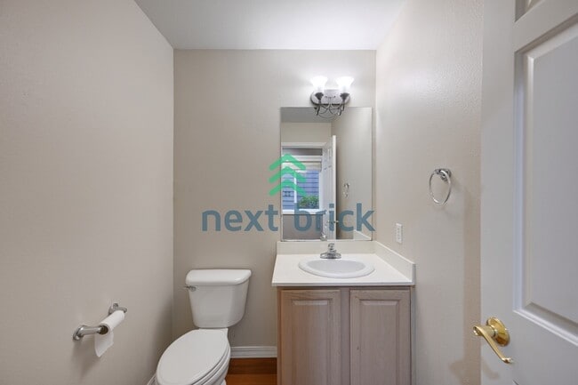 Building Photo - 4 Bed, 2.5 Bath | Spacious 2,460 Sq. Ft. Sammamish Home in a Top-Tier School District with Parks ...