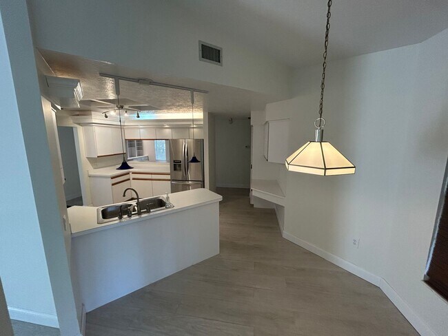 Building Photo - 8448 SW 196th Avenue Rd