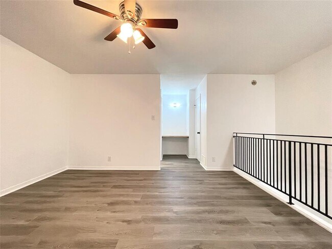 Building Photo - 2306 Barton Village Cir