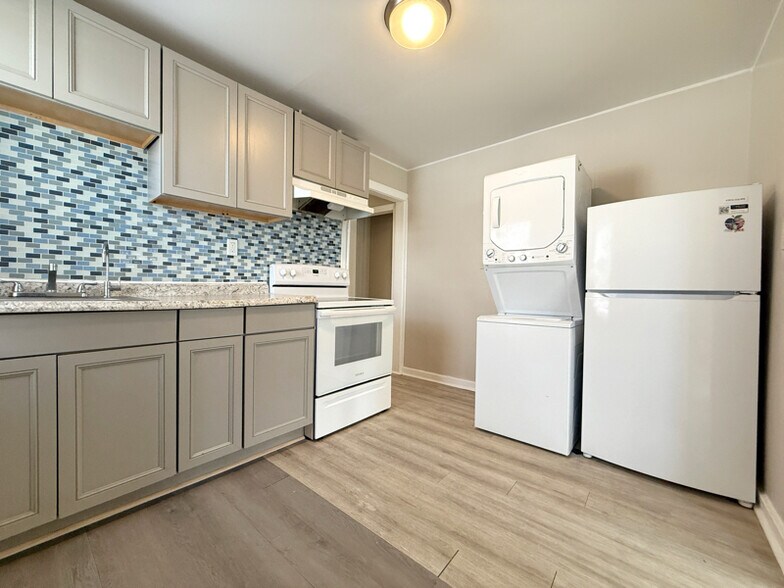 Building Photo - 16 Jenkins Ave