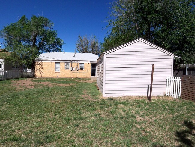 Building Photo - 3609 S Hughes St