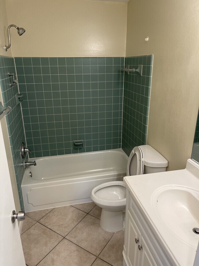 Building Photo - 6185 Deming Ave