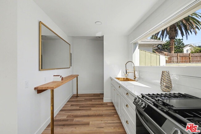 Building Photo - 516 Hill St