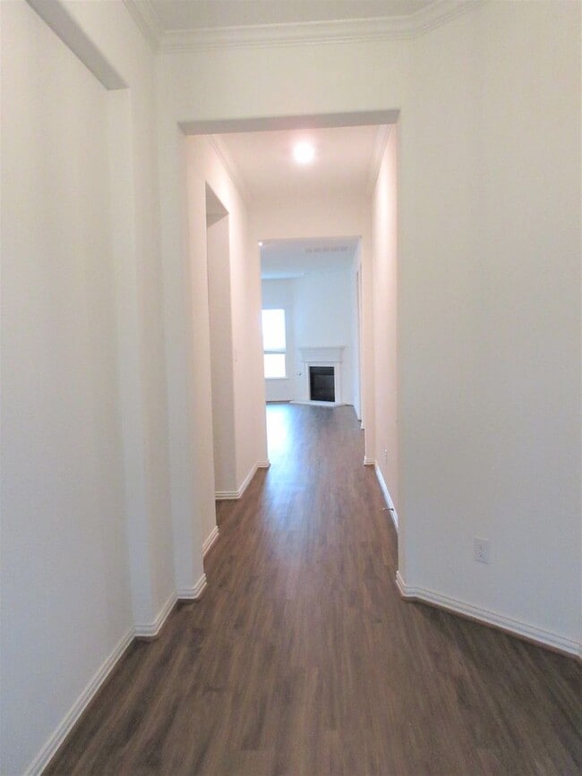 Building Photo - Carneros Ranch 3-bedroom/2-bath Home - Leander ISD