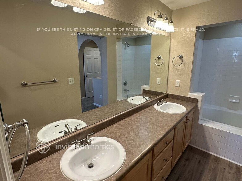 Building Photo - 10671 Cherrybrook Cir