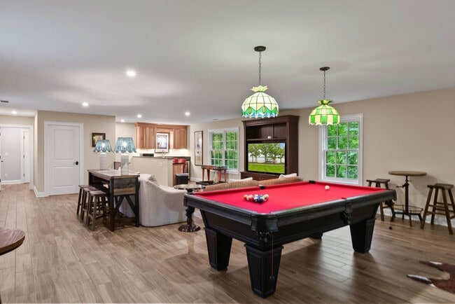 Building Photo - Williams Bay Lakefront Living Furnished Ho...
