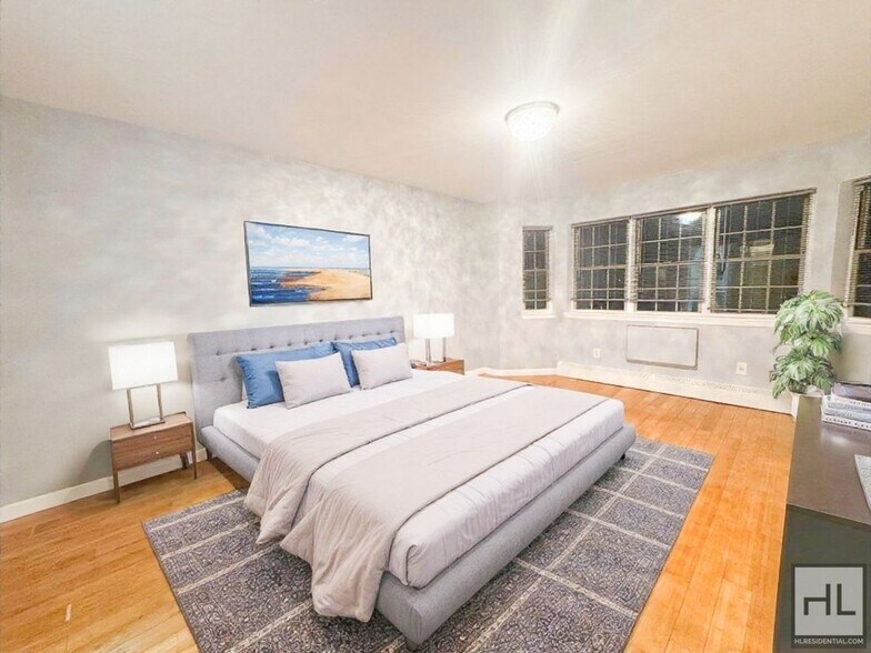 Building Photo - ST MARKS AVENUE