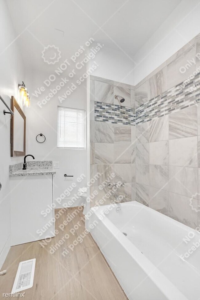 Building Photo - 5 br, 2 bath House - 119 N Utica Ave