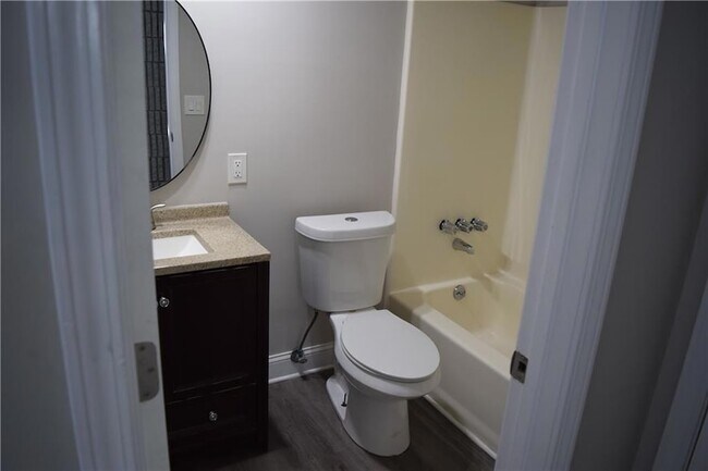 Building Photo - 227 Goshen Ln