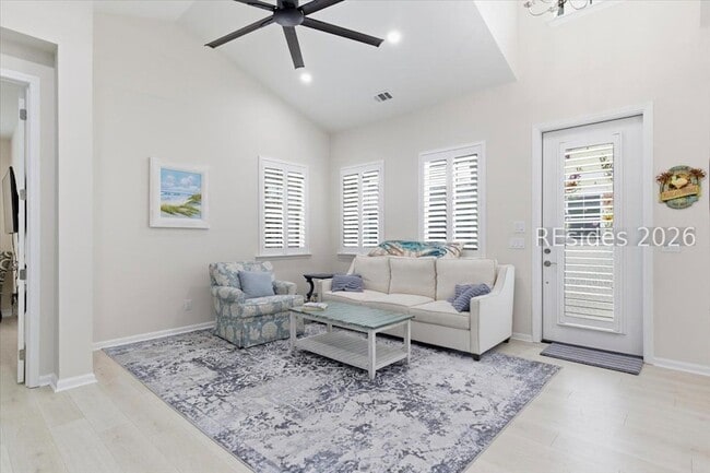 Building Photo - 271 Flip Side Ln