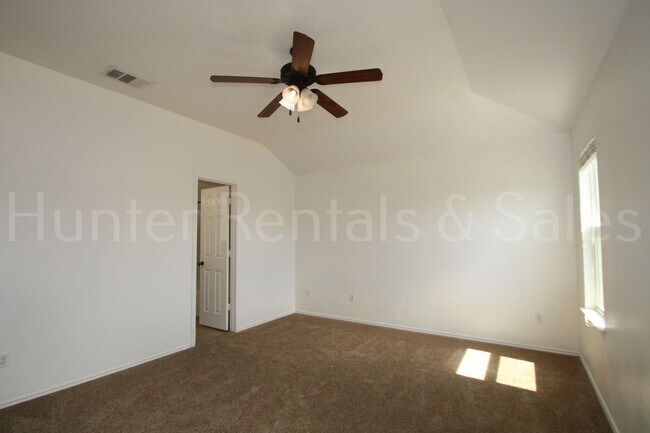 Building Photo - Spacious 4 bedroom in Goodnight Ranch