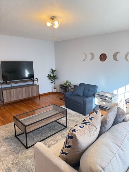 Building Photo - 52 Gould Dr