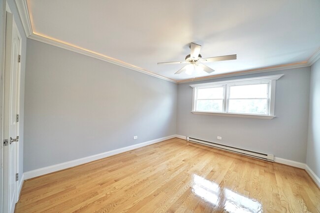 Building Photo - 5037 N East River Rd