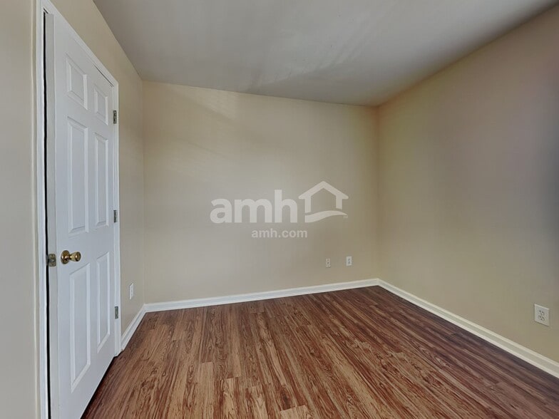 Building Photo - 4 Comesee Ct