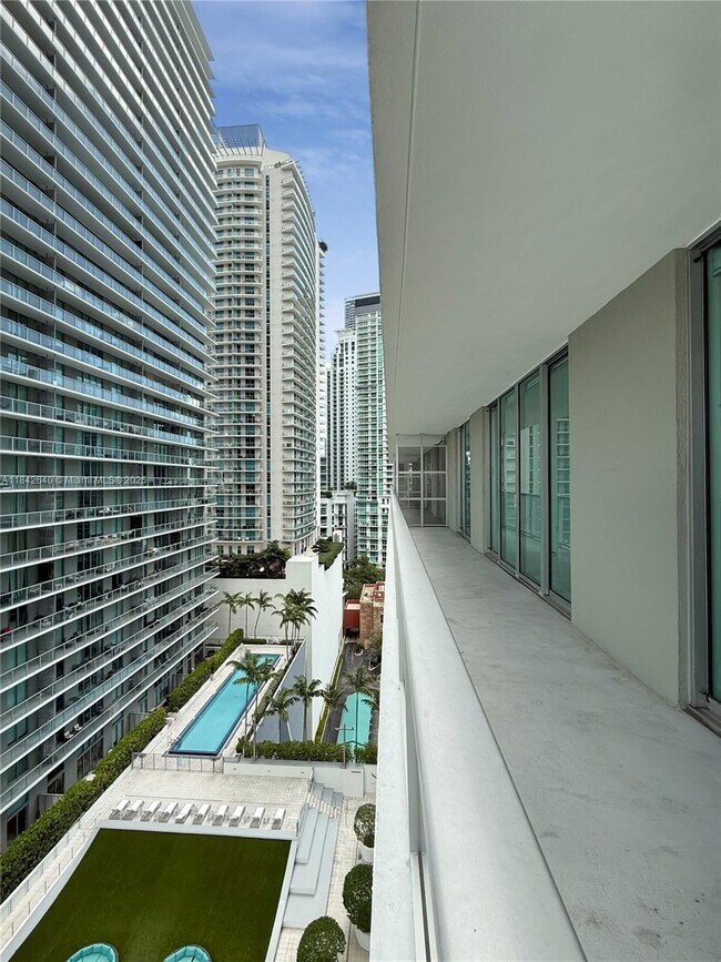 Building Photo - 79 SW 12th St