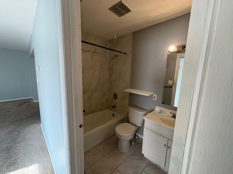 Building Photo - 1338 S 14th St