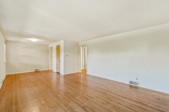 Building Photo - 4312 3rd Ave NW