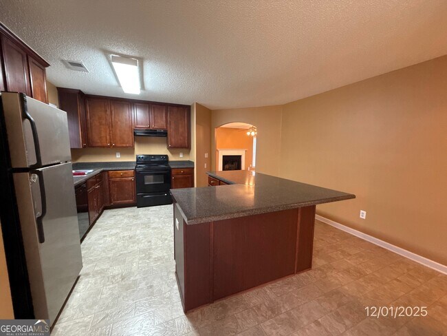 Building Photo - 460 Camella Cir