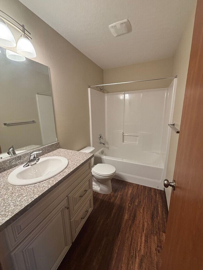Building Photo - NEWLY UPDATED 4 bed / 2.5 BATH - Desirable Spokane Valley