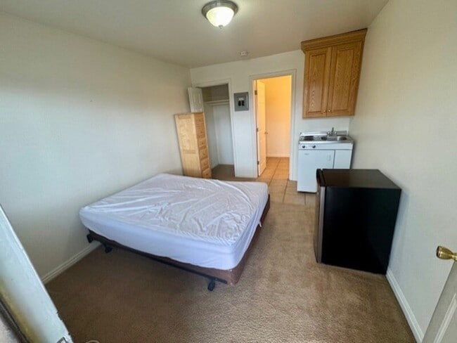 Building Photo - 1675 S State St