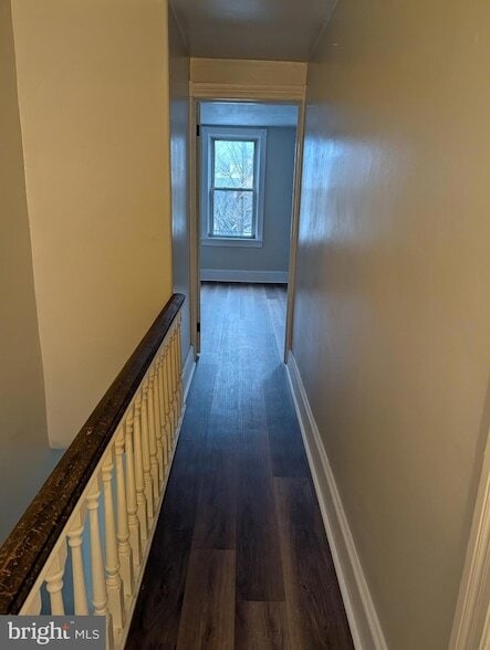 Building Photo - 17 Pine St