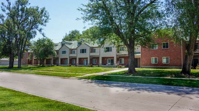 Building Photo - Center Oaks Apartments