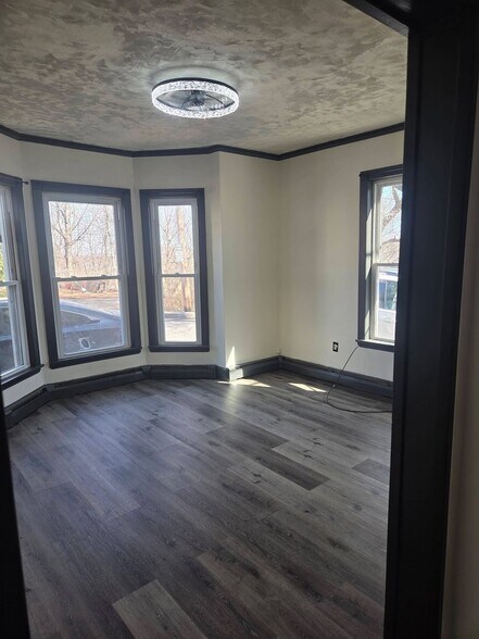 Building Photo - 25 Shepherd St