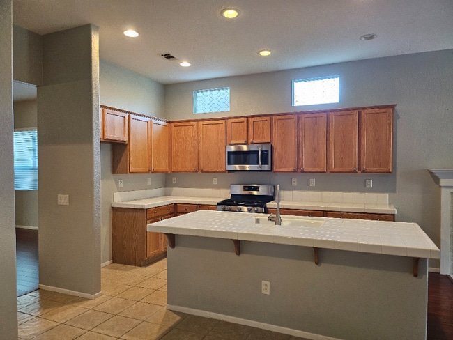 Building Photo - 30636 Parkview Ln