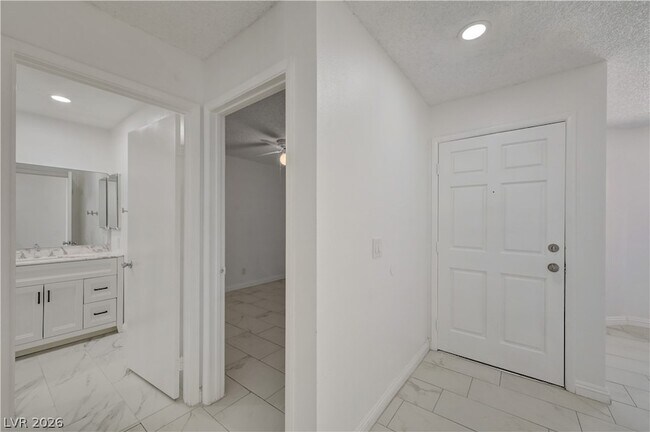 Building Photo - 313 Crosswind Way