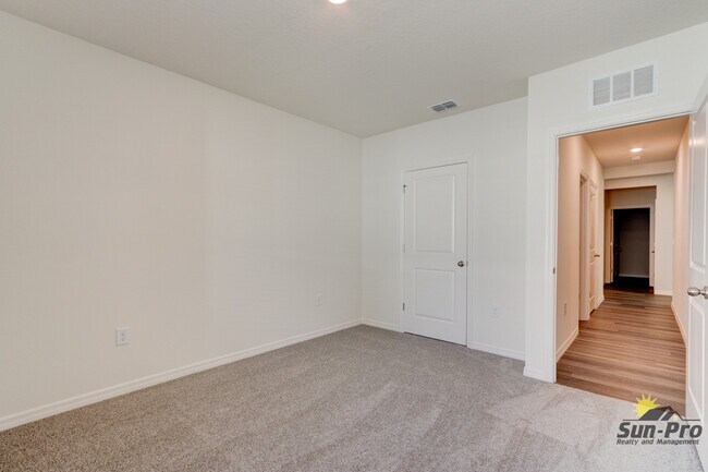 Building Photo - 4240 Acoma Dr