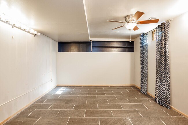 Building Photo - 1910 NE Cramer St