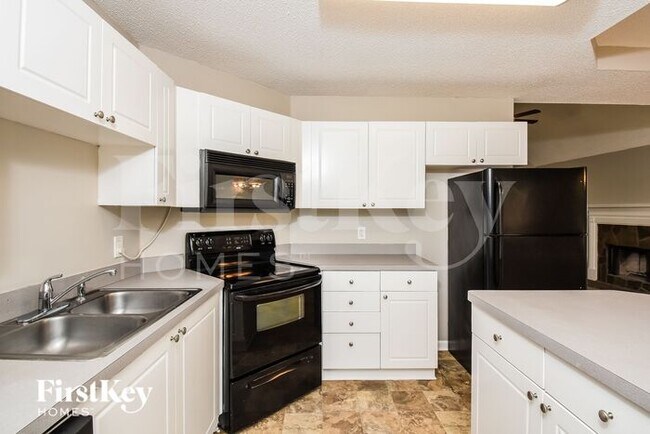 Building Photo - 212 Station Way