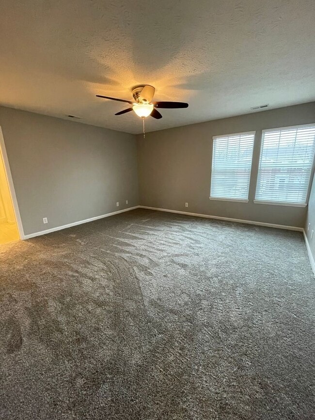 Building Photo - Beautiful 4 Bedroom Single Family Home - Harrison School District