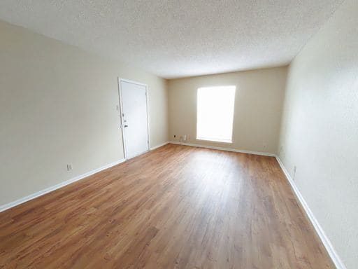 Building Photo - 622 Chauncey Dr