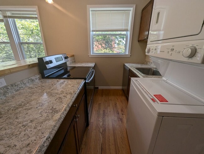 Building Photo - 3847 Russell Blvd