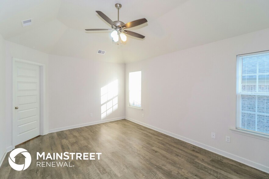 Building Photo - 8106 Aiden Rd