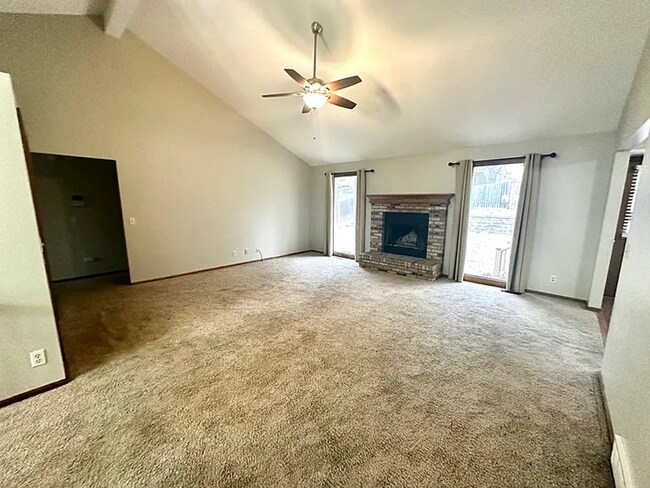 Building Photo - 1317 N 159th St