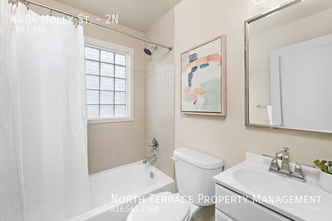 Building Photo - Renovated, VINTAGE 1BR with W/D - In The W...