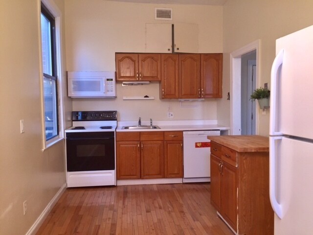 Building Photo - Shabbar-329 E St