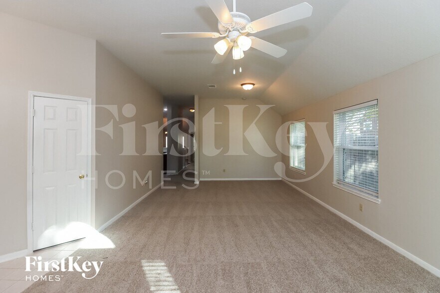 Building Photo - 8002 Tustin Dr
